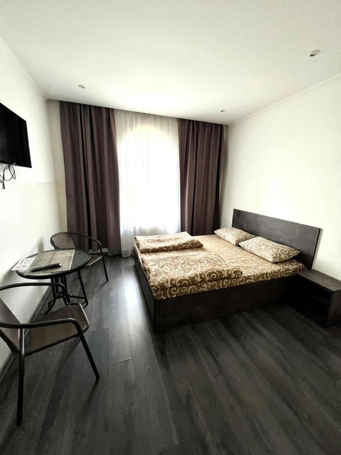 Нові Апартаменти 83 Ivano-Frankivsk Exterior foto